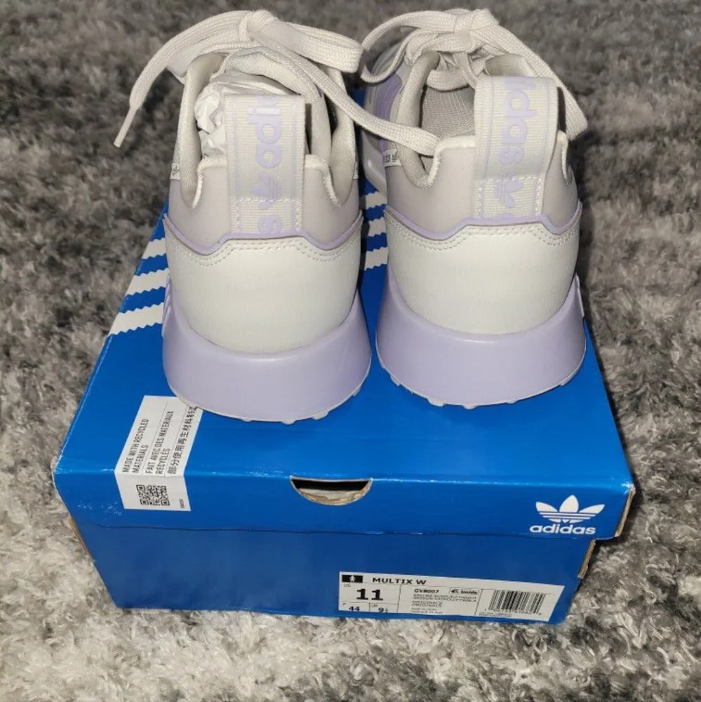 adidas Women's Light Gray and Lavender Casual Sneakers